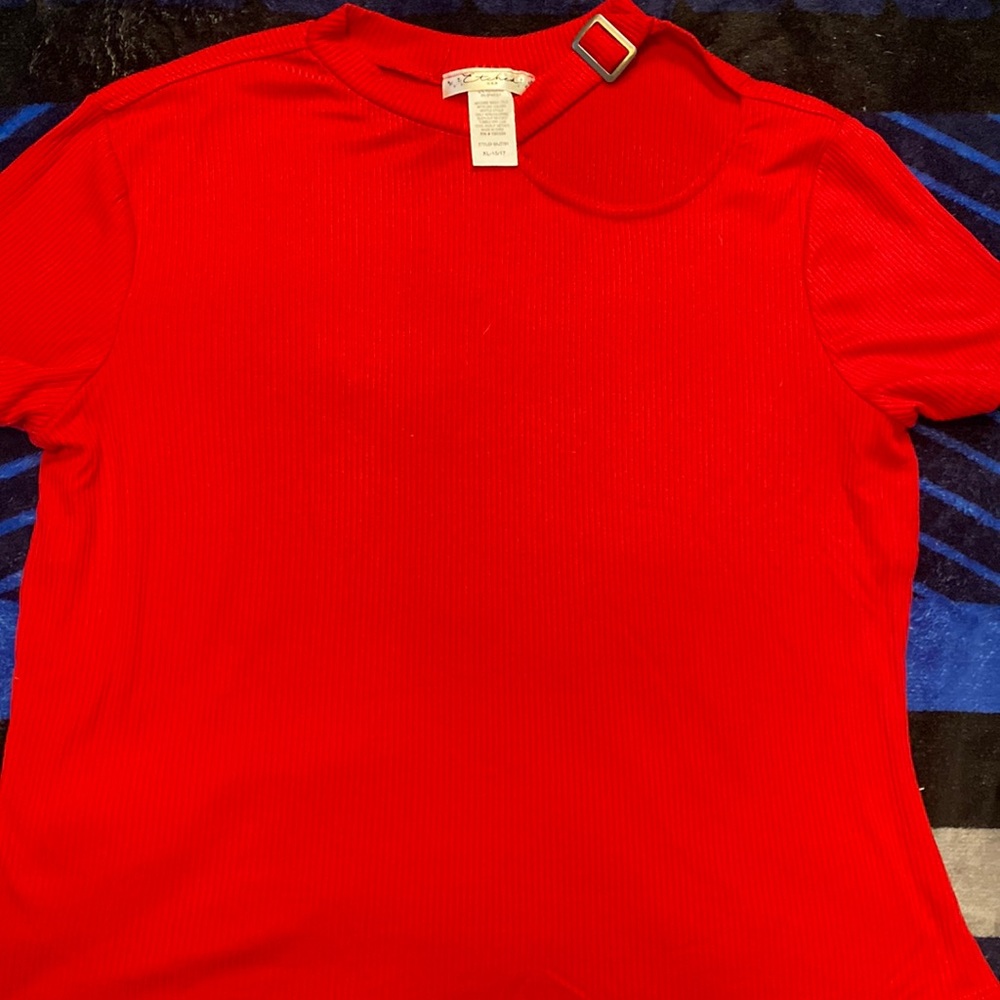 Red ribbed top with neck details